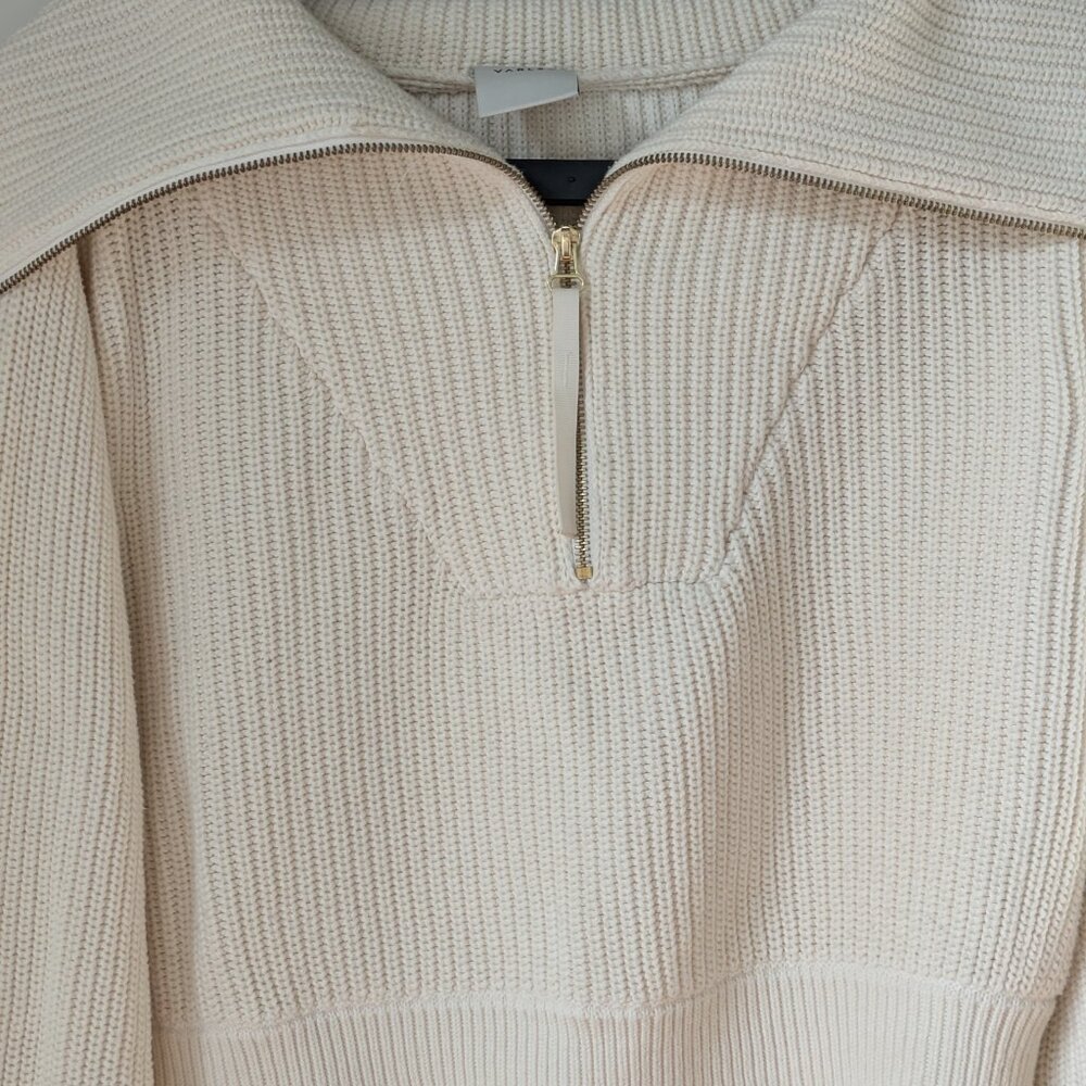 White Knit Zip up sweater - Picture 2 of 7